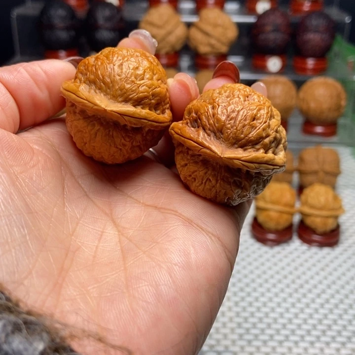 *****文玩核桃把件4玉观音