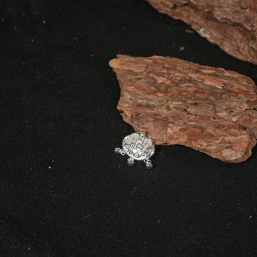 吊坠足银 香港王老板-足银吊坠9u18