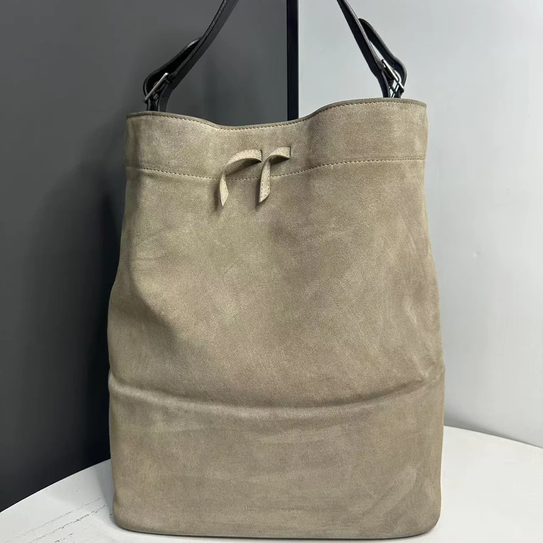 95新 Celine/思琳 麂皮水桶包32cm/JJ5092209