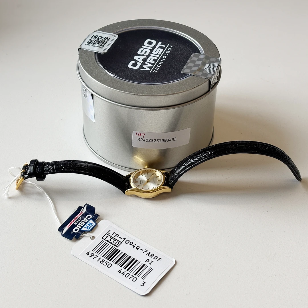 95新 Casio/卡西欧 DRESS系列石英机芯皮革表带银色表盘