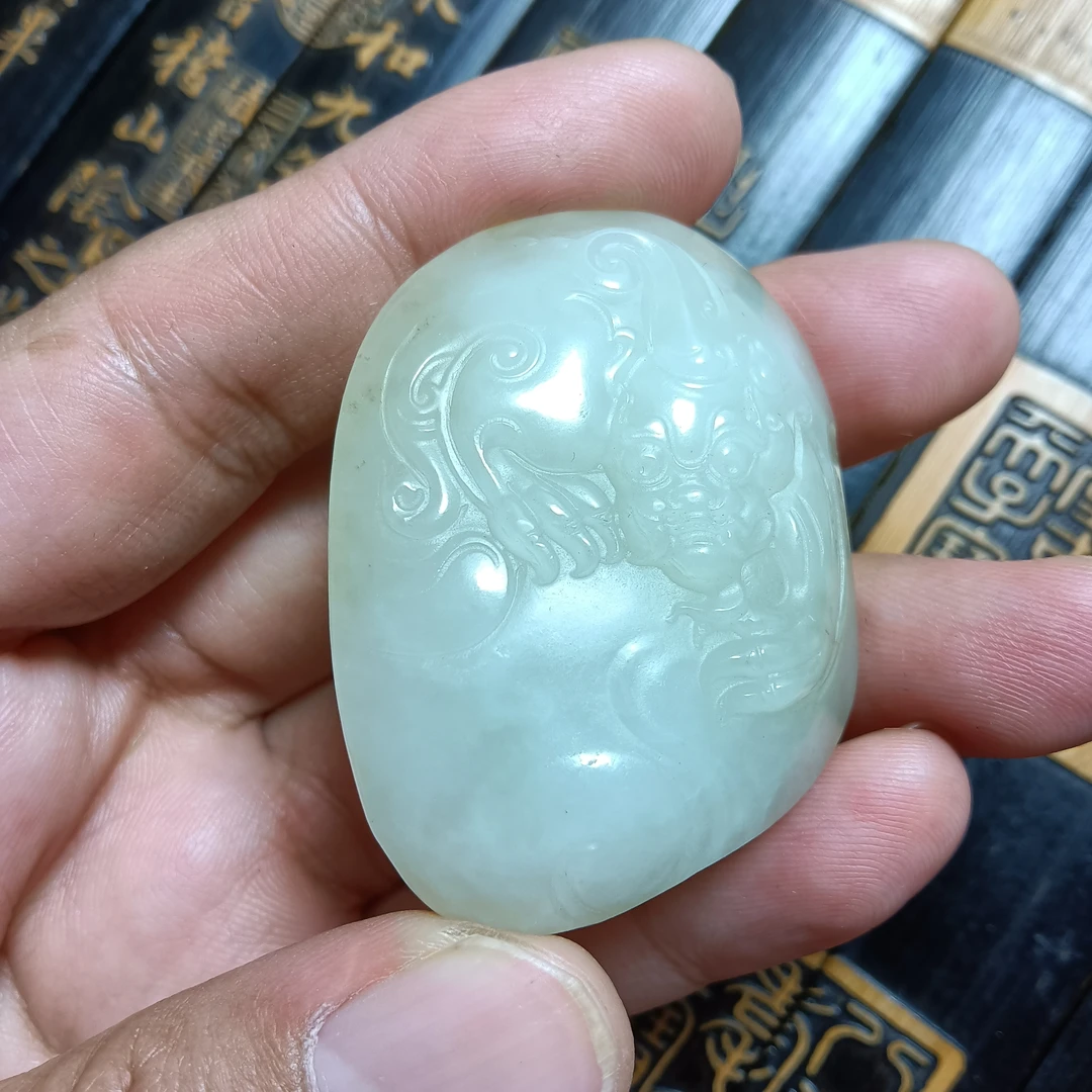 新疆和田玉黑山料吊坠挂件貔貅，揉光净货仿古
