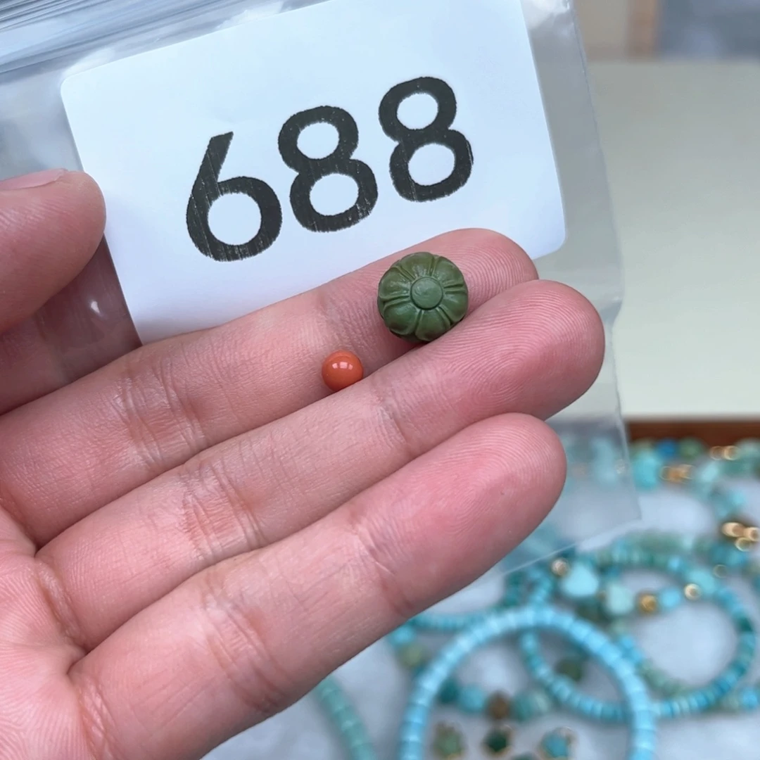 南红玛瑙未镶嵌珠宝奇石