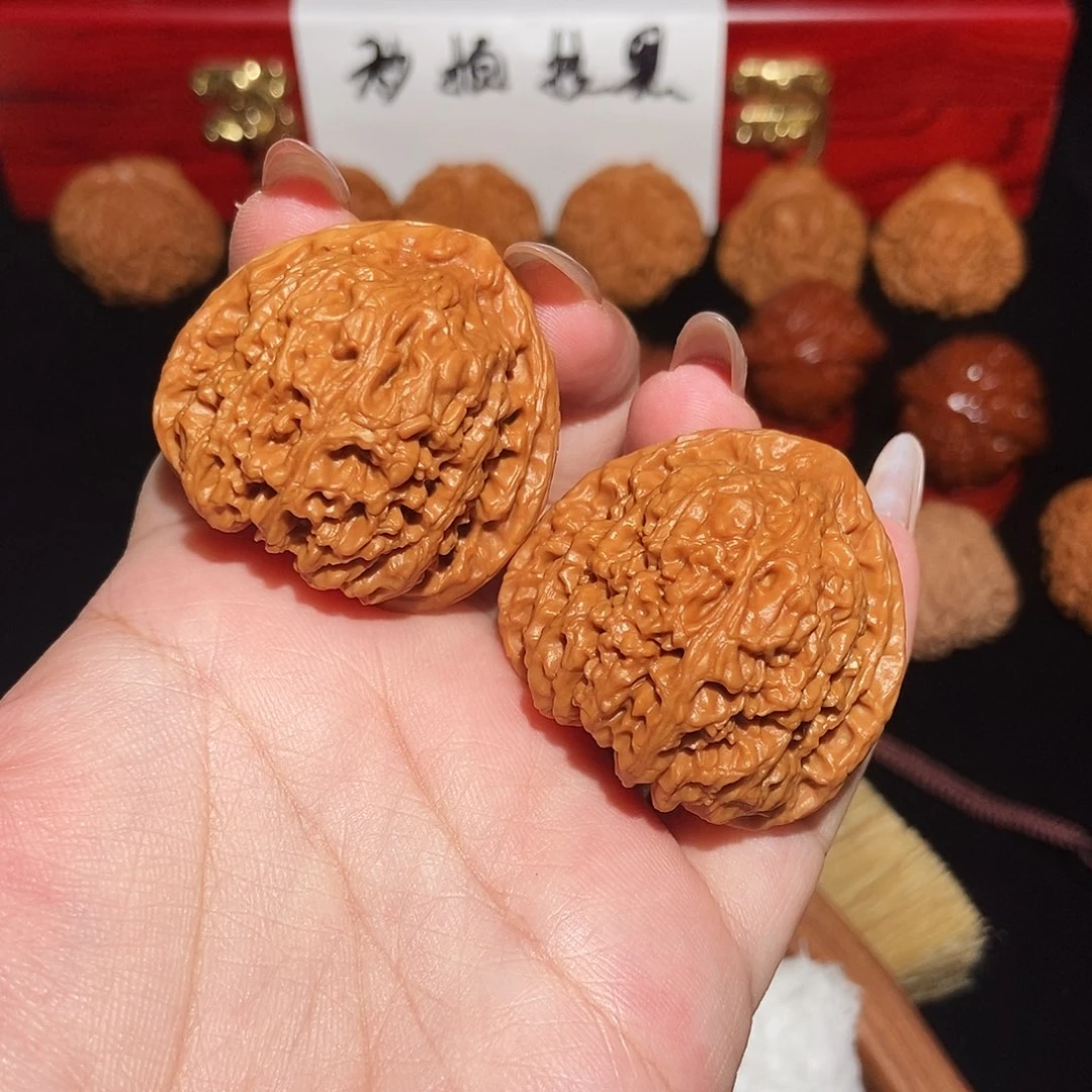 文玩核桃吊坠三角疆40