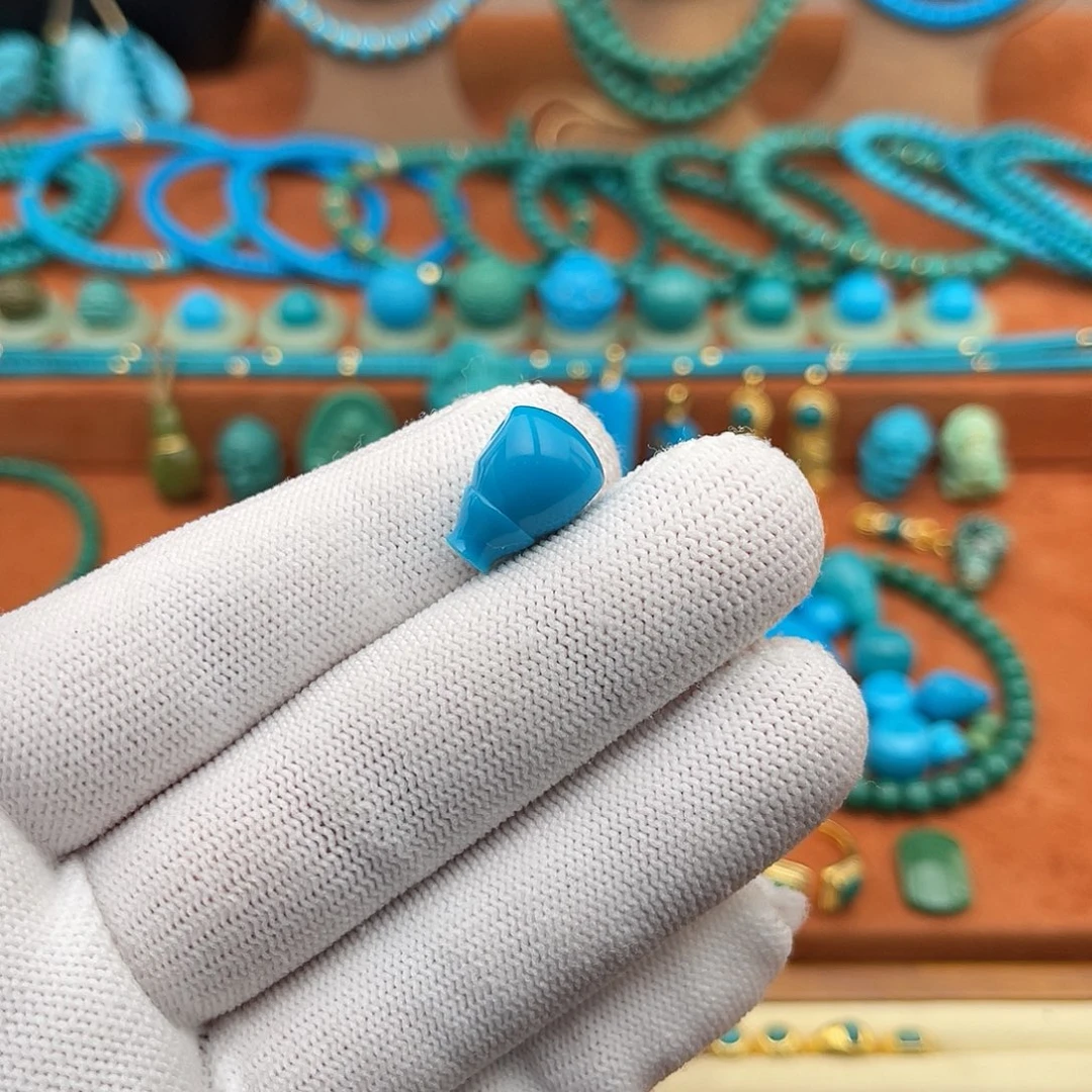 绿松石未镶嵌珠宝奇石