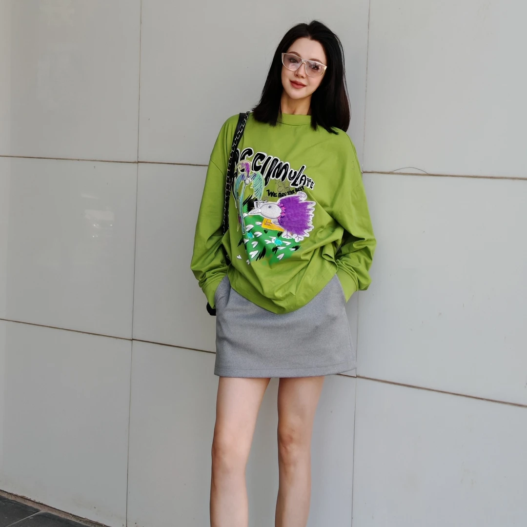 AMASS/阿玛施⌜海岛时光⌟质感印花图案刺绣钉珠圆领长袖T530089