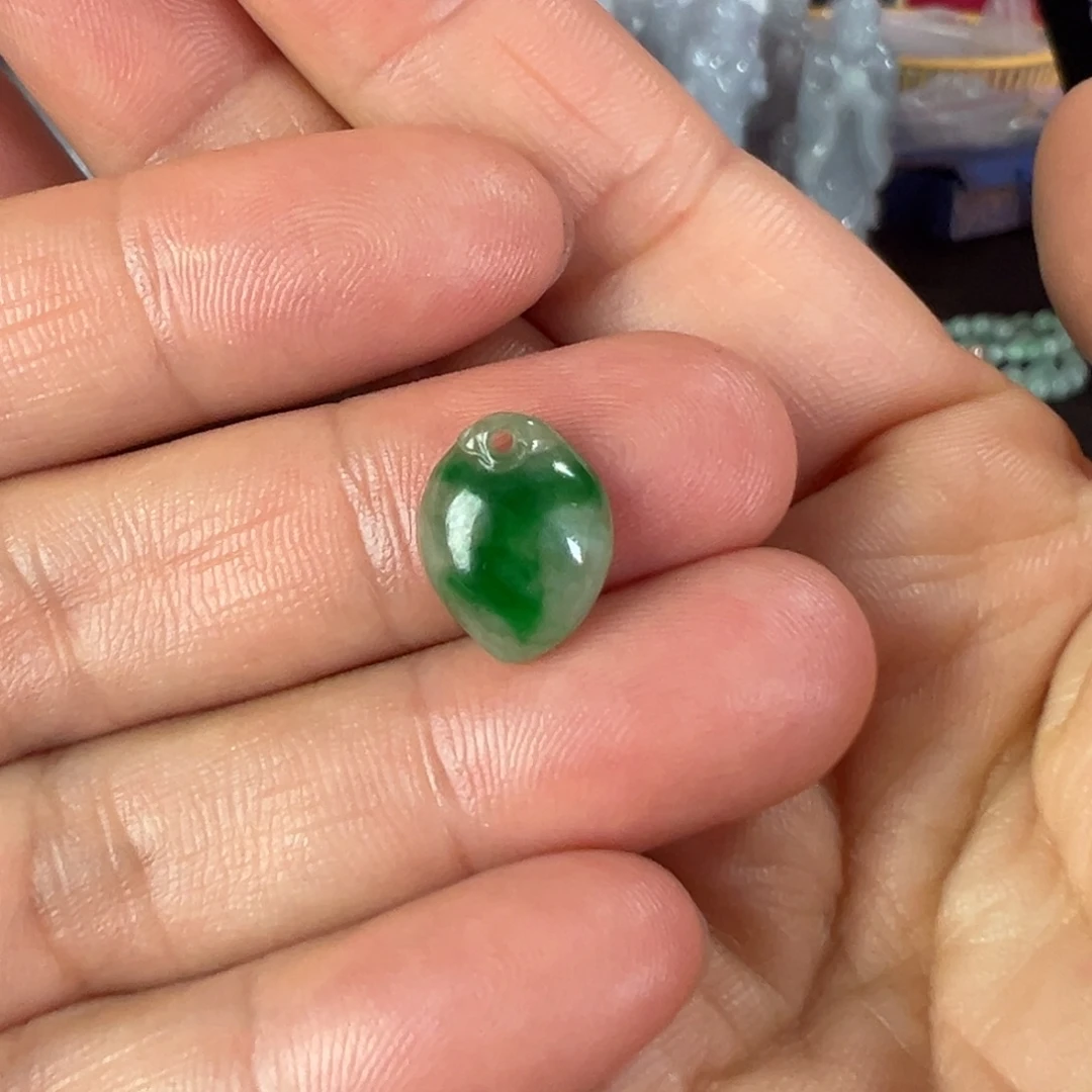 翡翠未镶嵌项圈天然翡翠小件