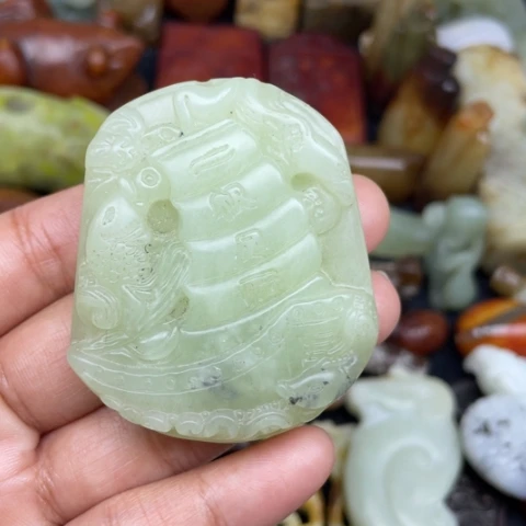 蛇纹石玉未镶嵌颈饰45