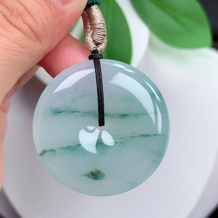 颈饰未镶嵌翡翠平安扣 35.8x6.1mm