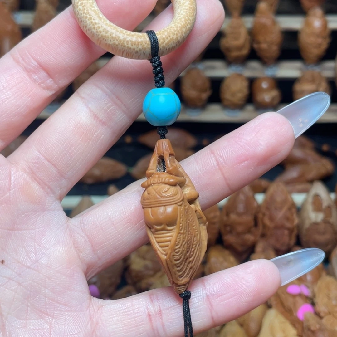 把件橄榄核一鸣惊人