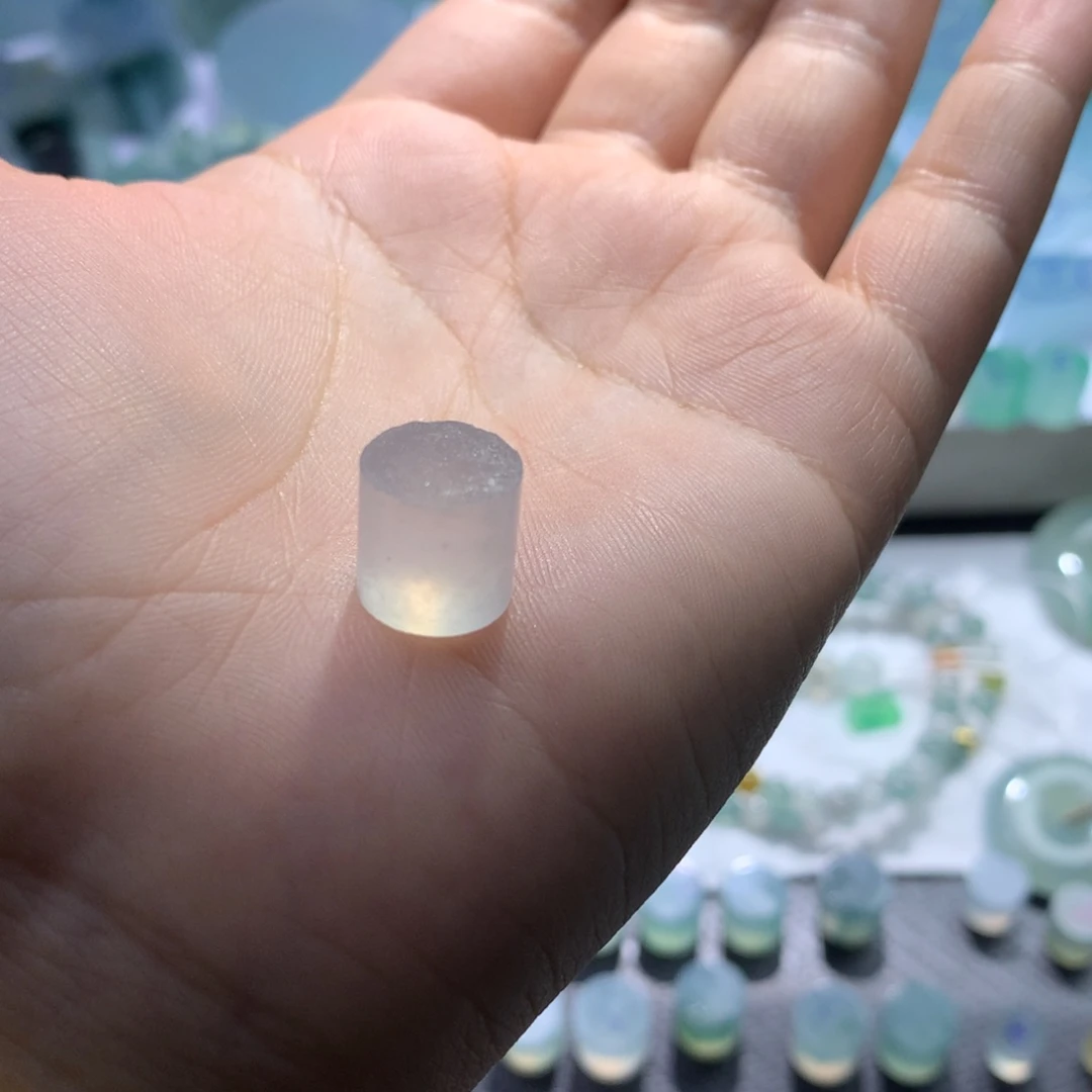 妞***头定制翡翠未镶嵌福利