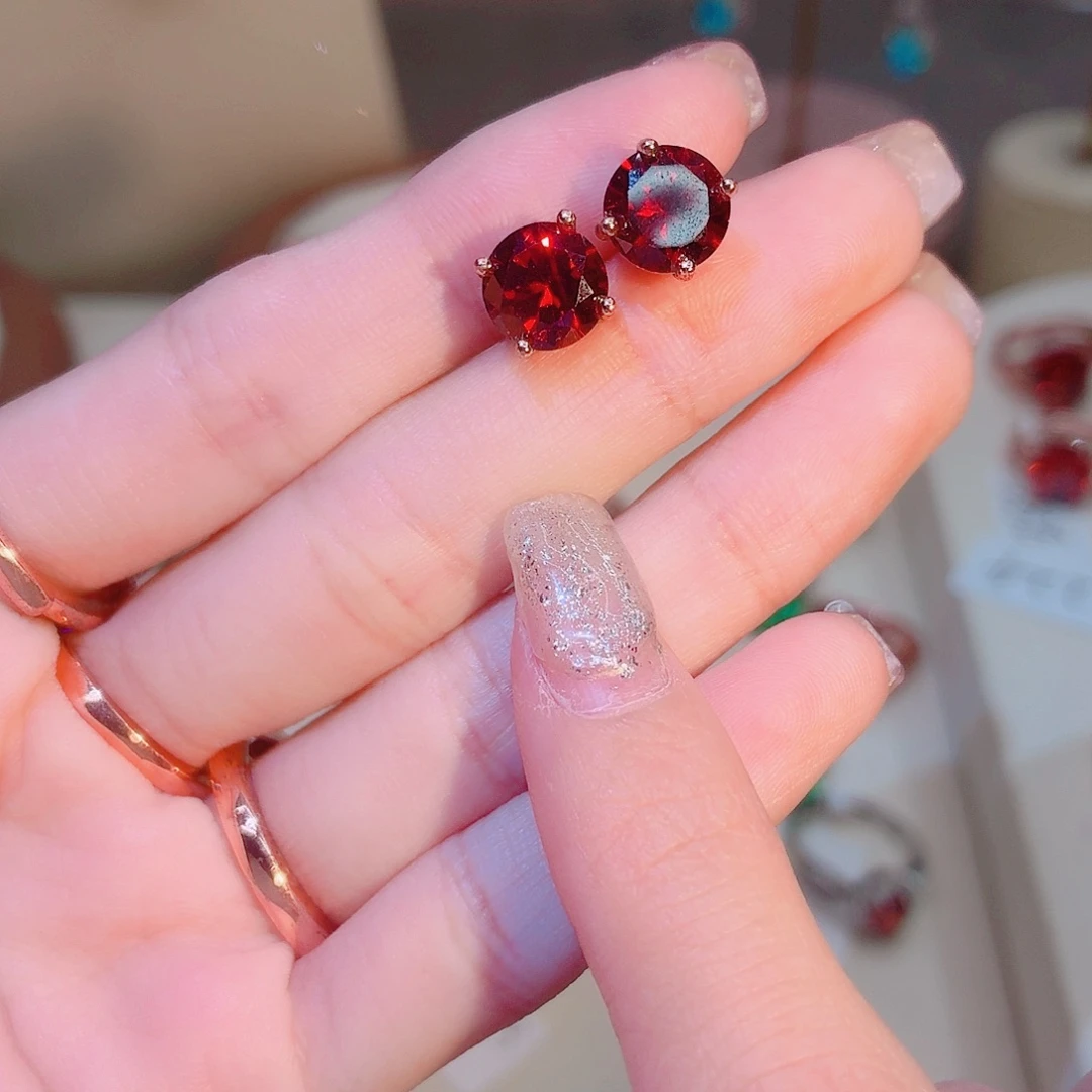 合成立方氧化锆合金小耳钉