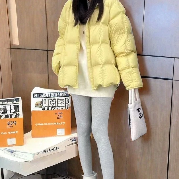 圆领秋冬女款网红加绒加厚款落肩袖常规保暖黑色黄色粉红色有吊牌