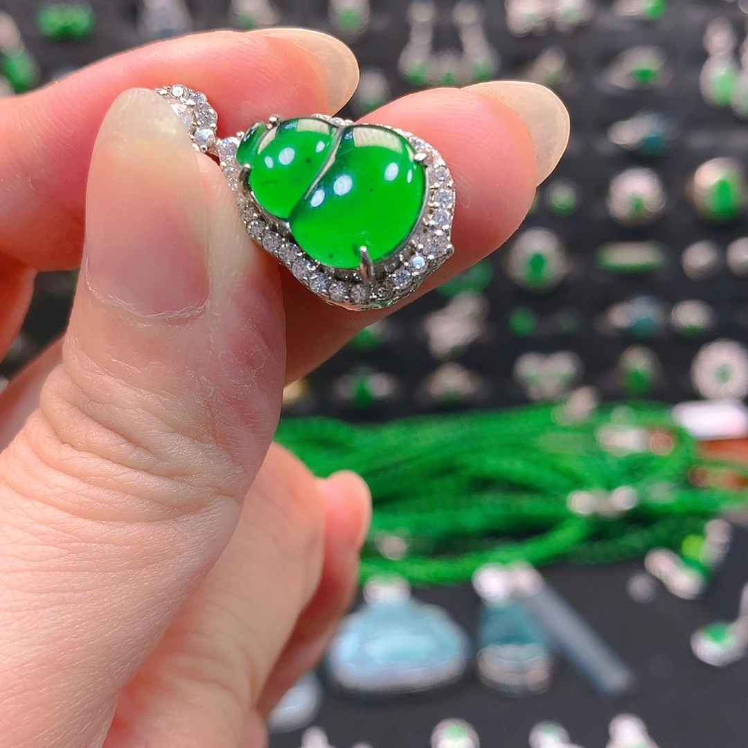 翡翠未镶嵌吊坠(不含链)