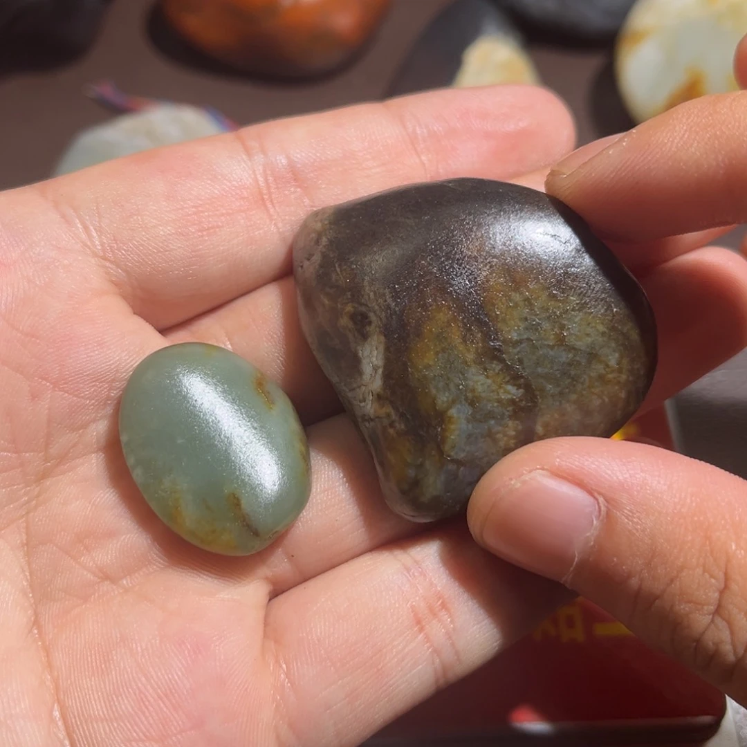 和田玉（糖玉）未镶嵌珠宝奇石