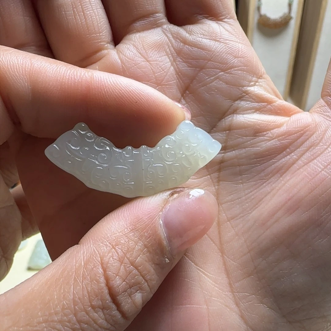 和田玉未镶嵌颈饰香****a