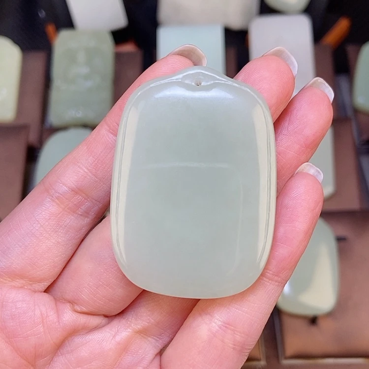 【闪购商品】颈饰未镶嵌和田玉