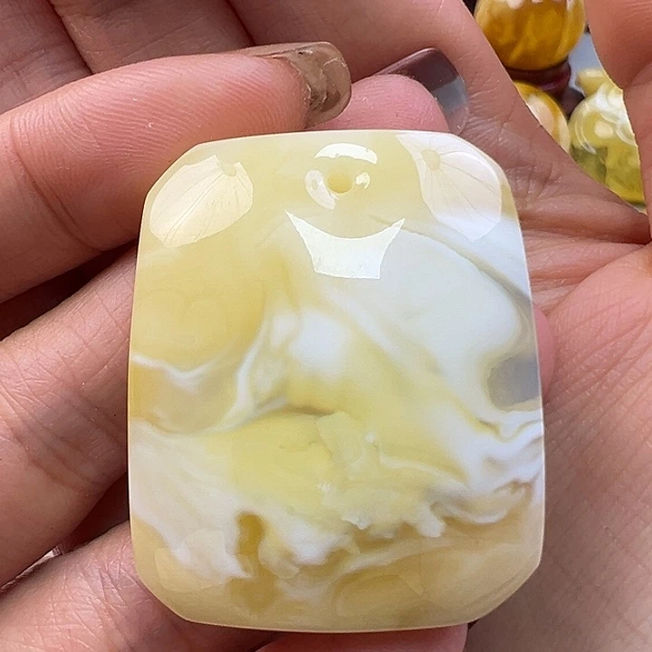 蜜蜡未镶嵌珠宝奇石