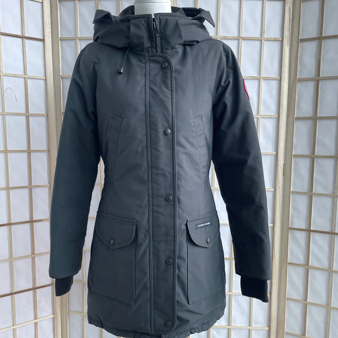 99新 CANADA GOOSE A9380 canada goose 肩宽46 胸围104 衣长84