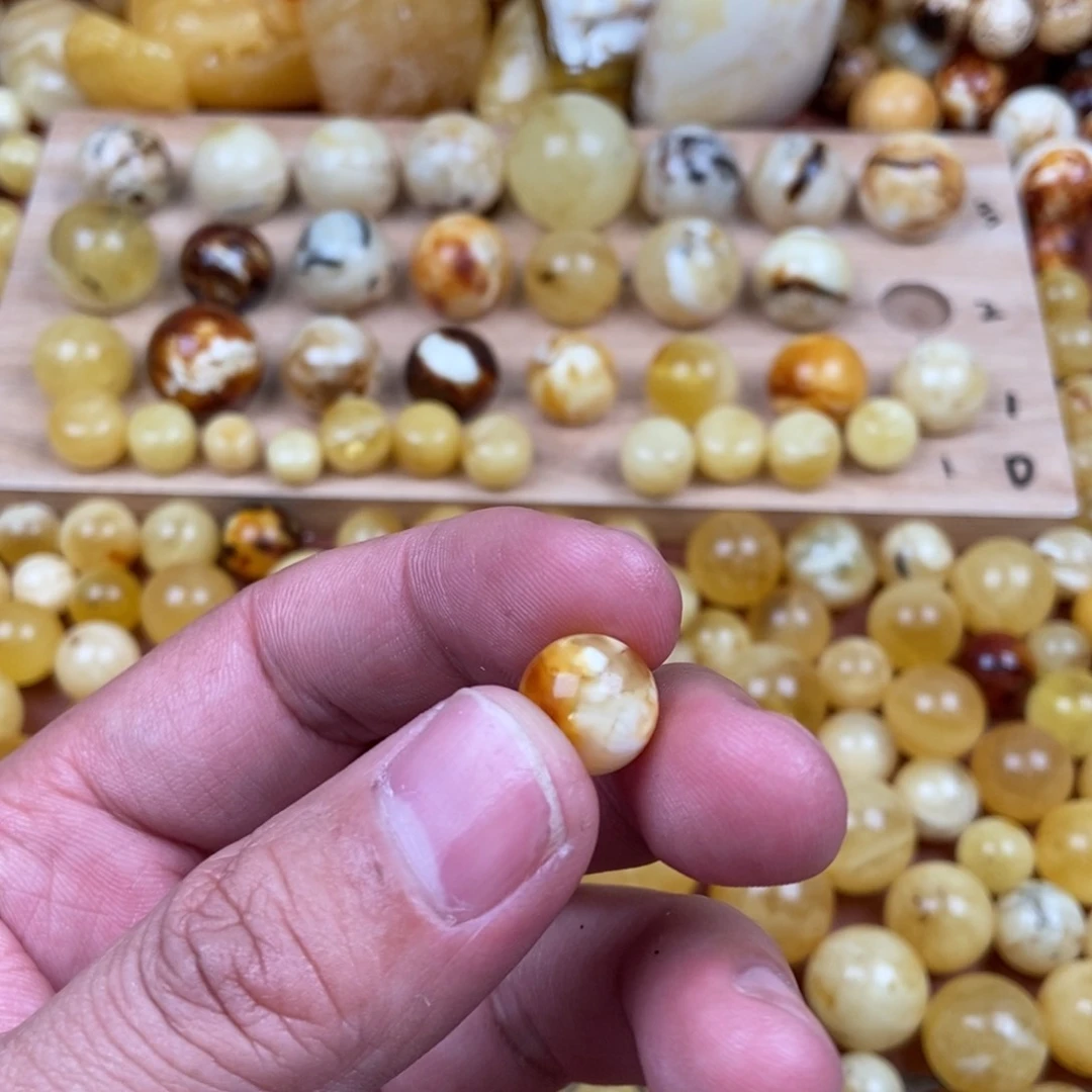 蜜蜡裸石未镶嵌一**月蜜蜡