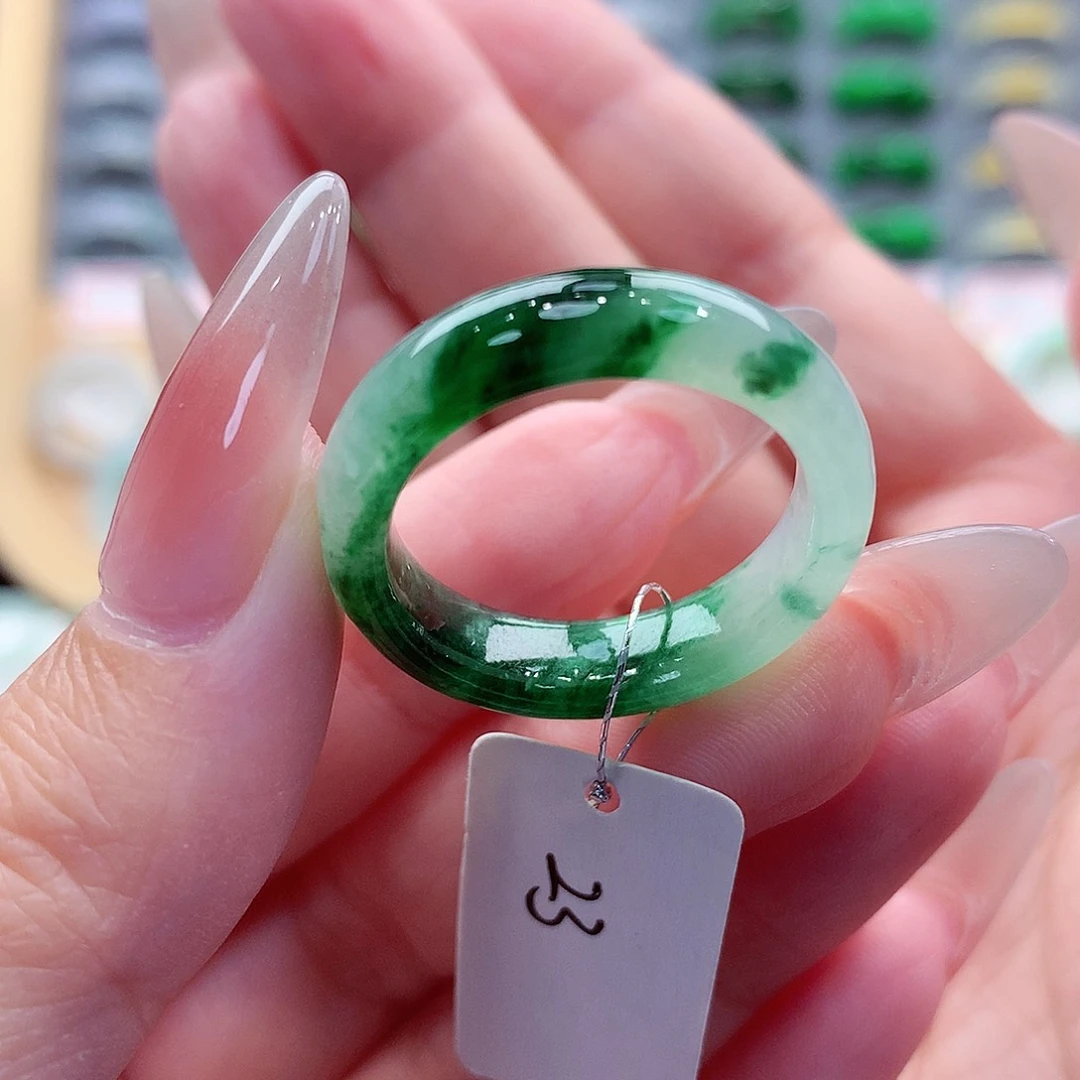 张***主翡翠未镶嵌戒指缅甸A货