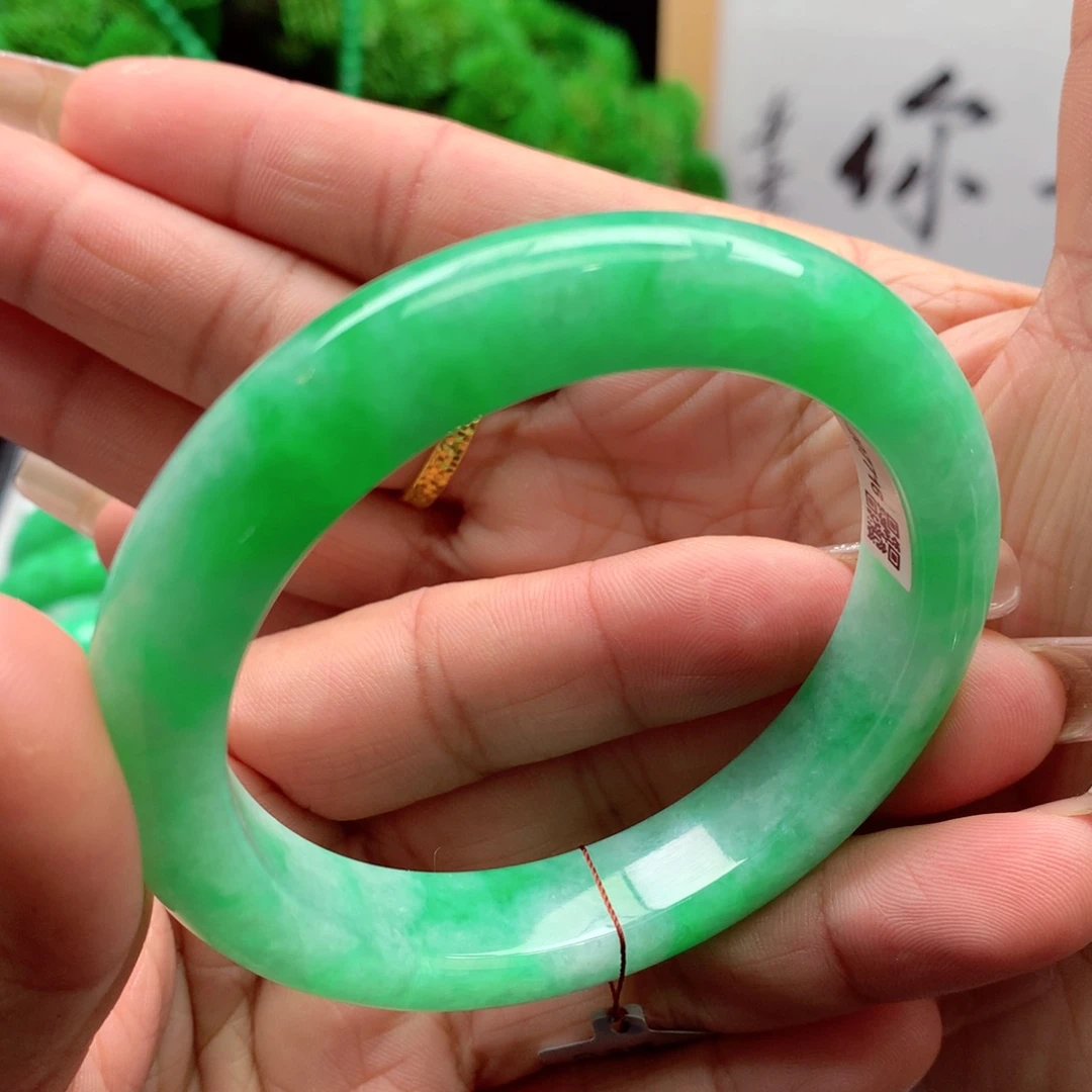 未镶嵌手镯翡翠缅甸