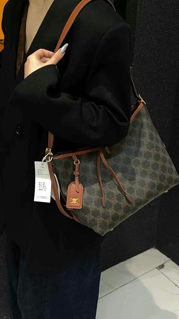 轻奢【腋下凯瑞包】进口皮料2025新款单肩斜挎大包大容量购物袋肩包