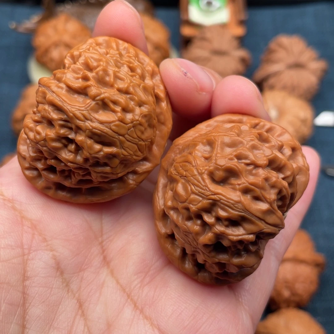 文玩核桃把件42毕业桃心宫灯全品