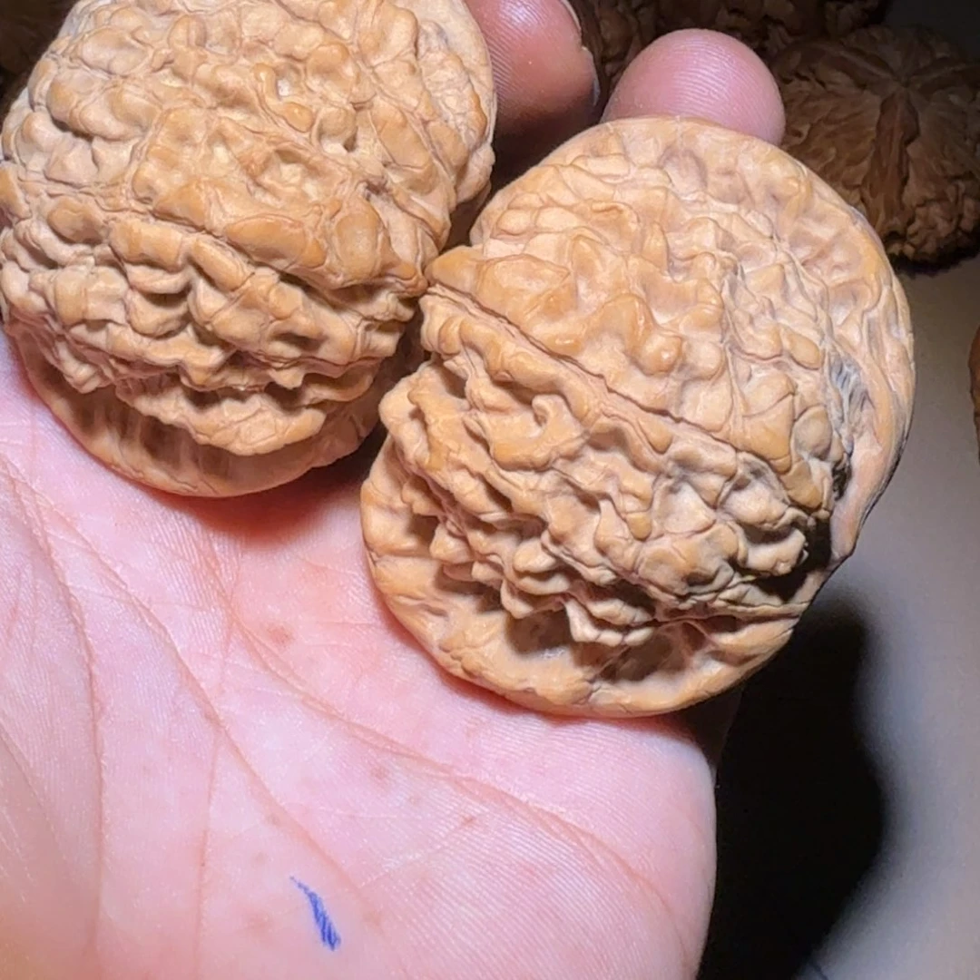 斌***）文玩核桃吊坠龙鼎