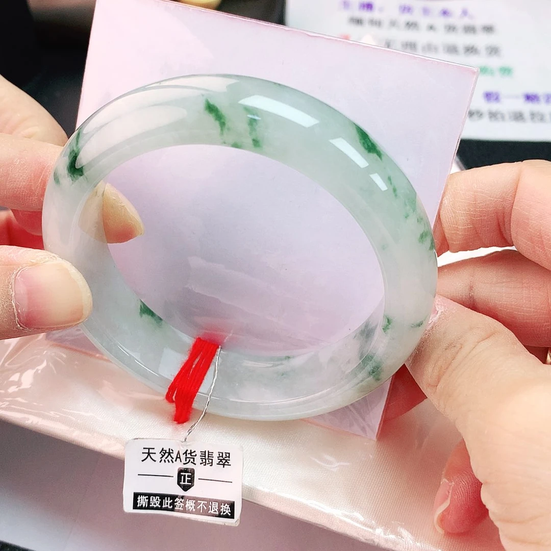 翡翠手镯未镶嵌58轮胎