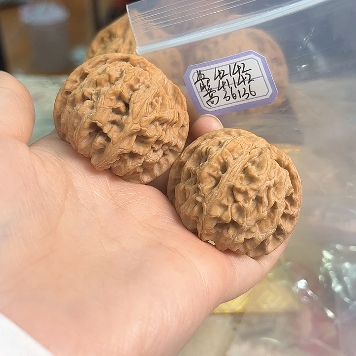 文玩核桃把件苹果园