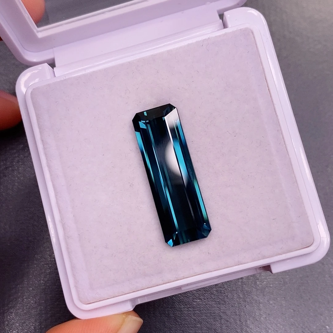 未镶嵌裸石碧玺14.3克拉