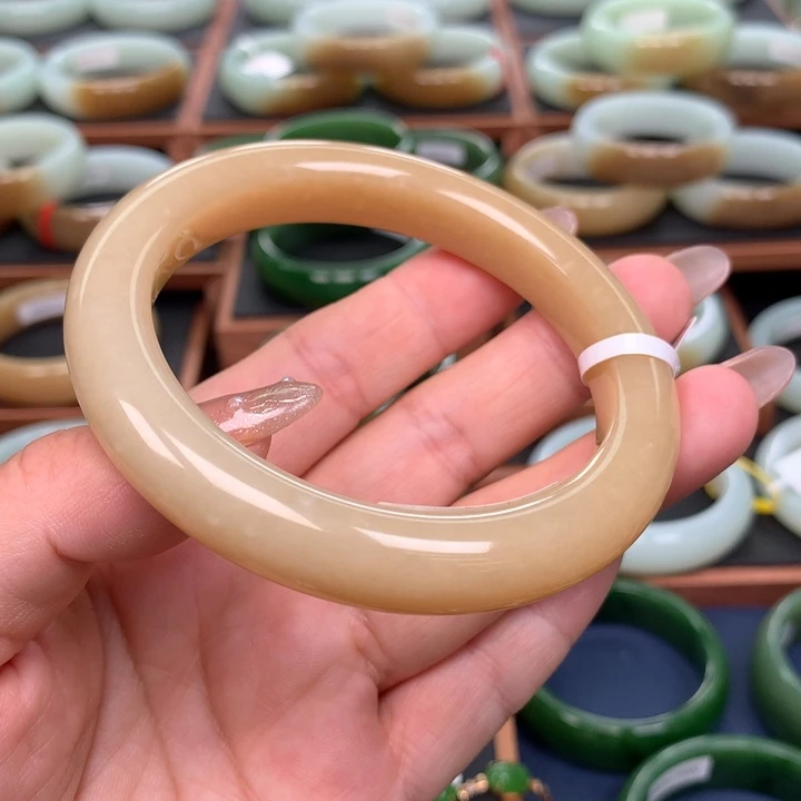 和田玉手镯未镶嵌6364圈口