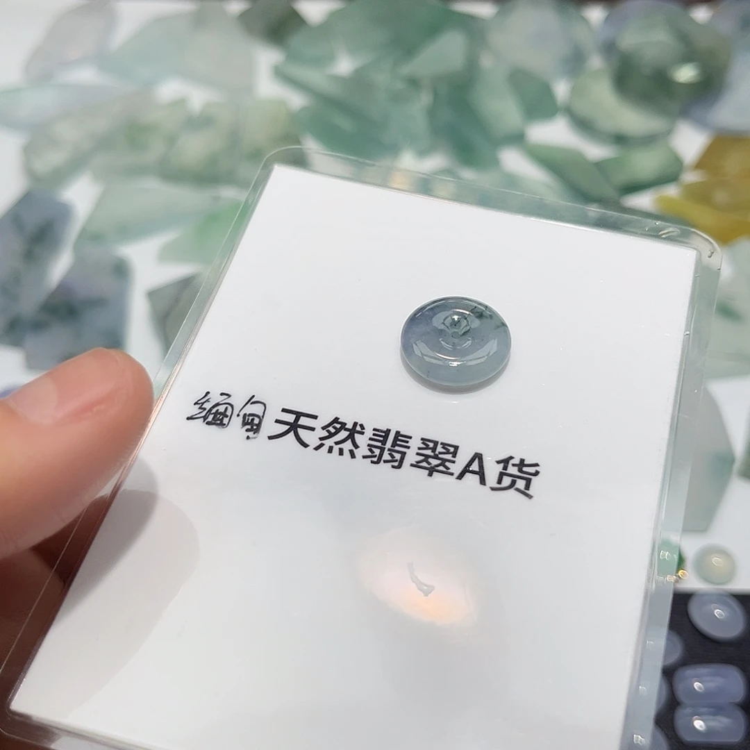 翡翠未镶嵌颈饰6788