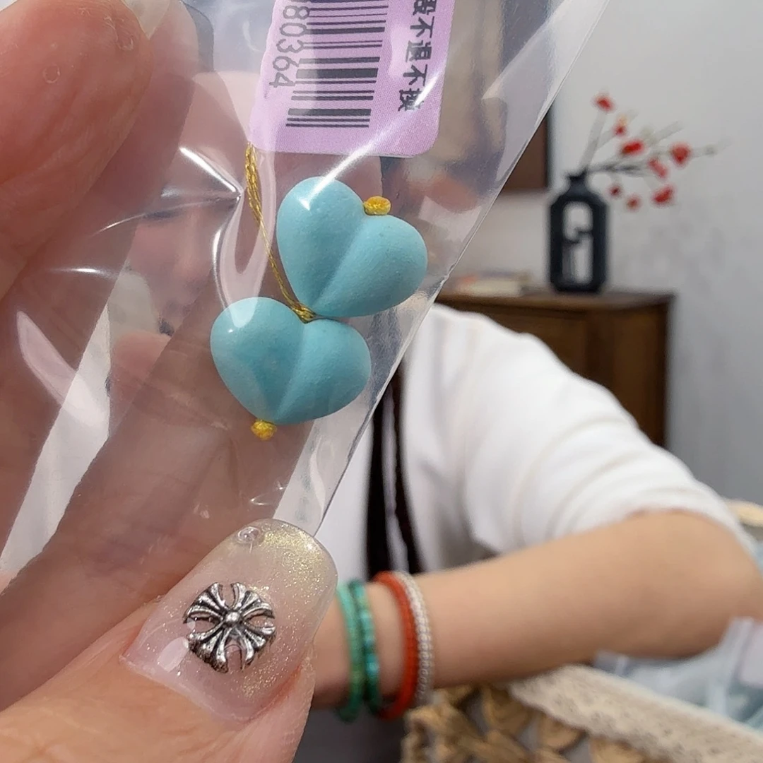 丫***懒绿松石未镶嵌珠宝奇石