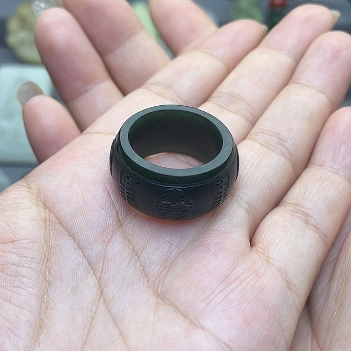 天***勤和田玉足银镶嵌挂件