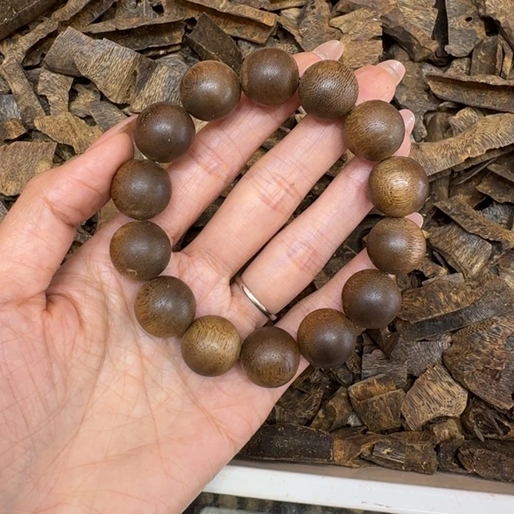 沉香手串海南莺歌绿沉浮一条
