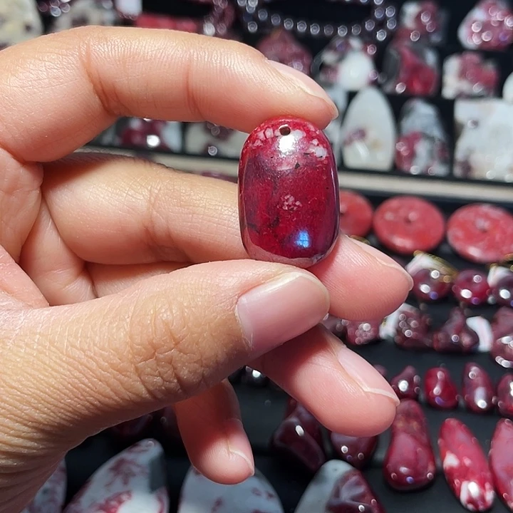 天然辰砂原矿吊坠17.3克