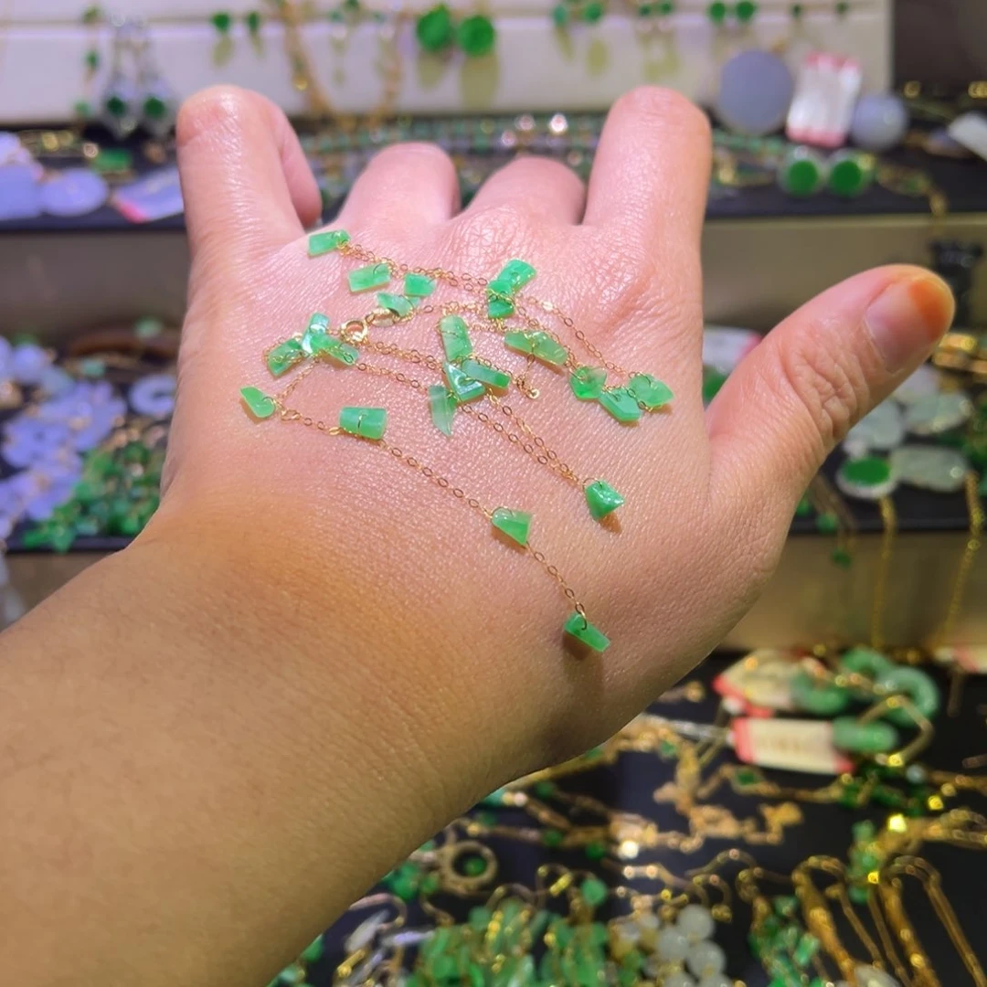 颈饰18K金镶嵌翡翠支持复检，缅料