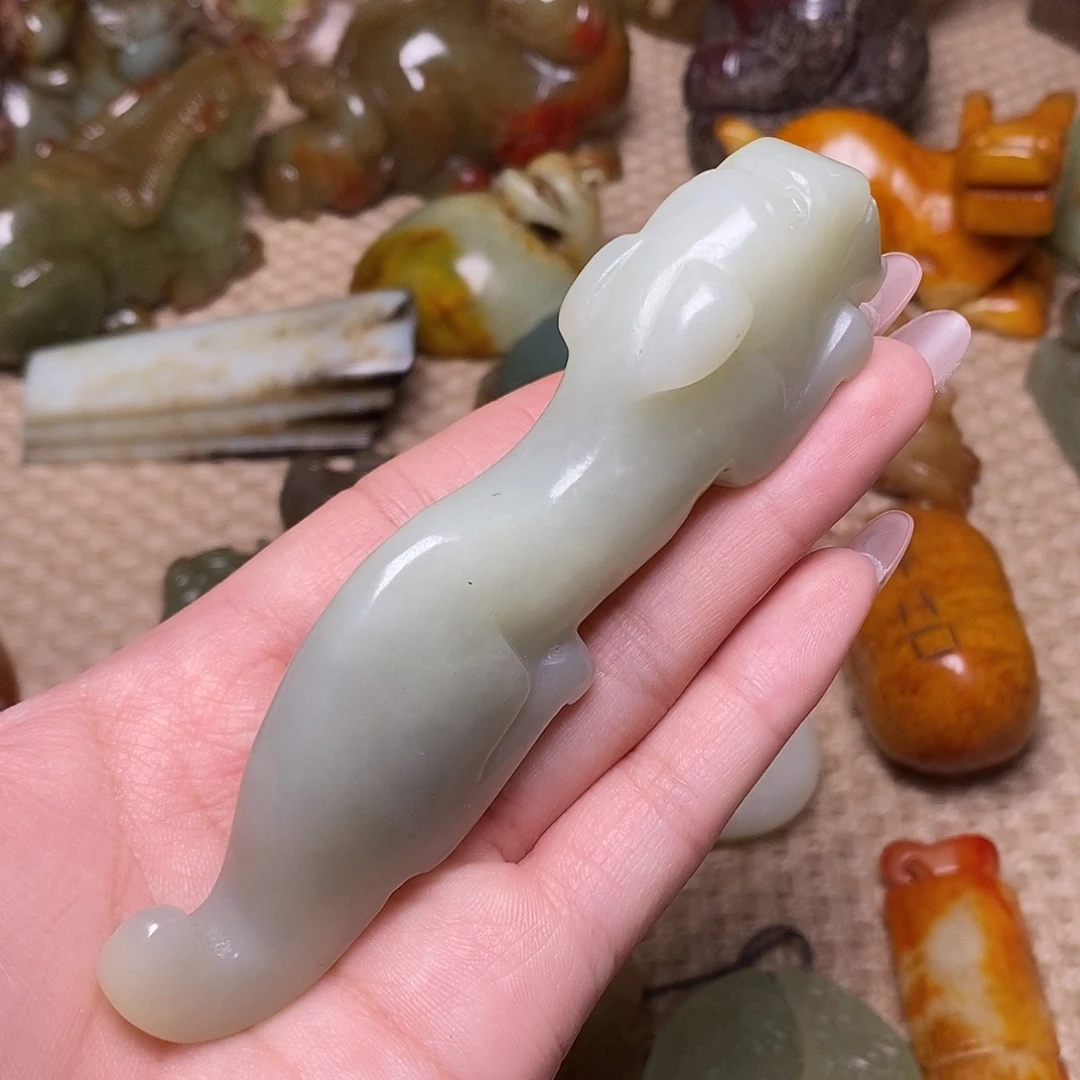 未镶嵌蛇纹石玉颈饰