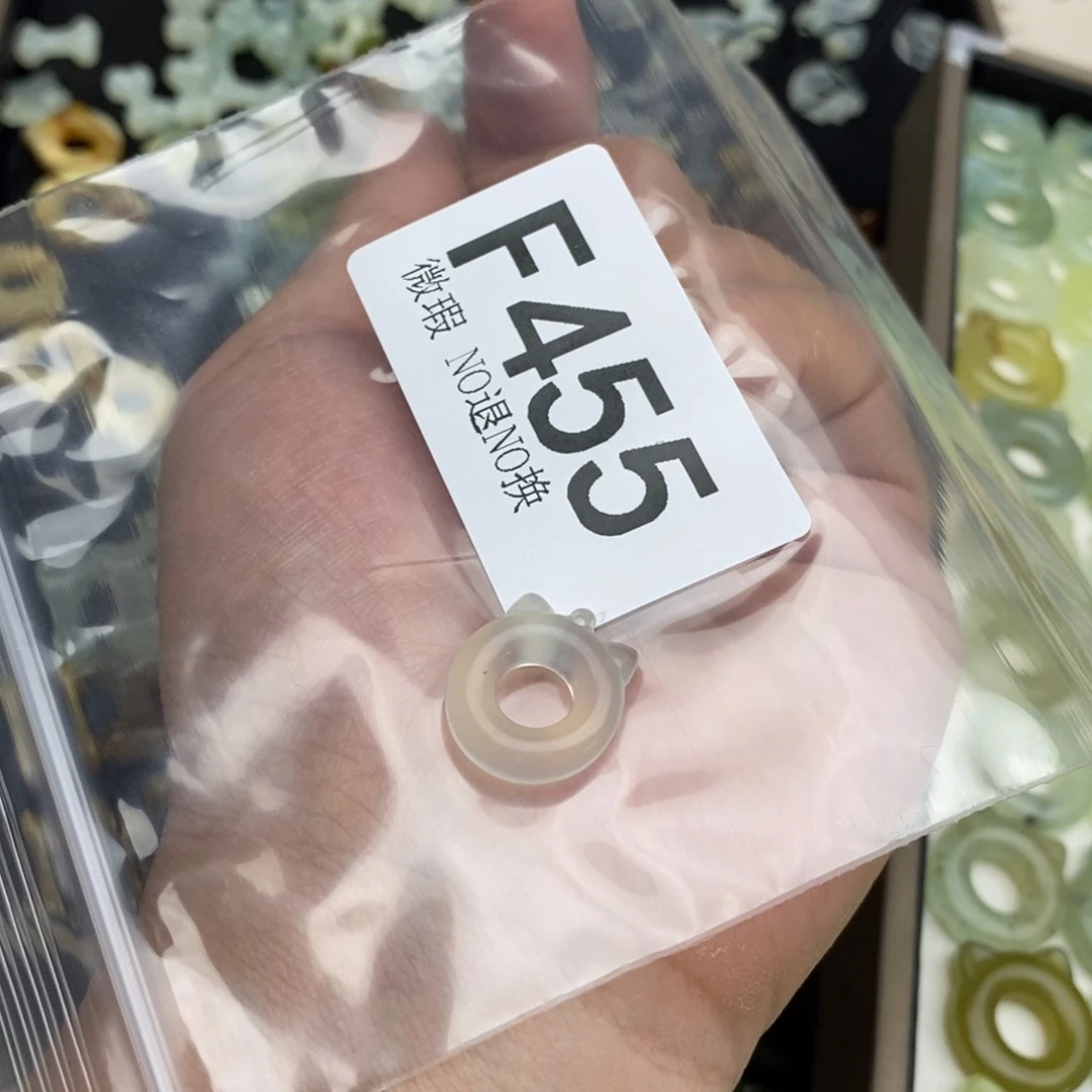 岫玉假一赔十，默认微瑕不退不换未镶嵌