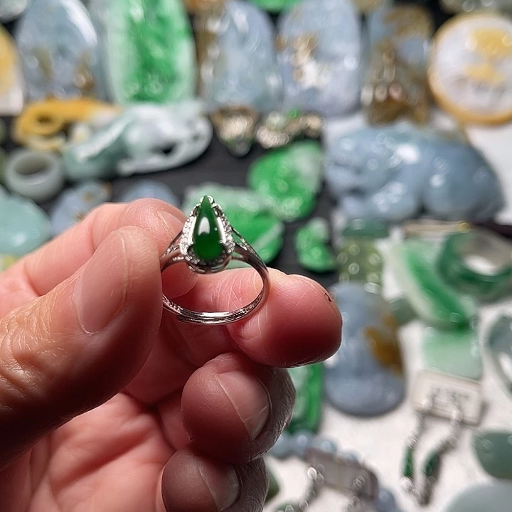 翡翠未镶嵌颈饰翡翠戎指