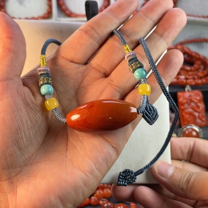 南红玛瑙未镶嵌珠宝奇石桶珠吊坠