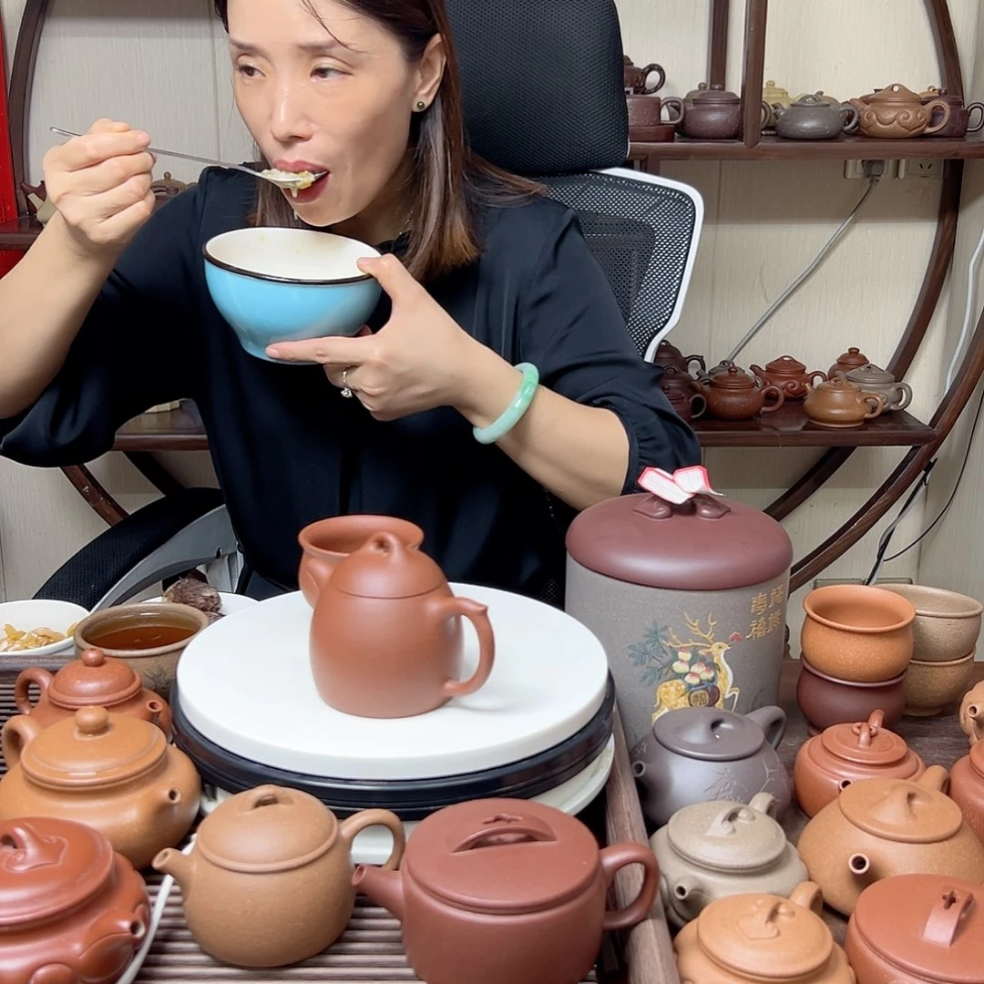 段泥茶壶200 CC左右的容量