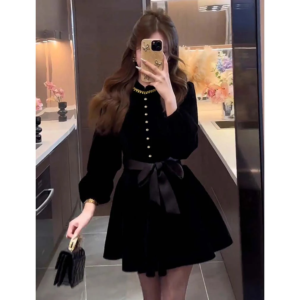 【V】赫本风黑色丝绒长袖连衣裙春秋款时尚显瘦连衣裙QJ0114