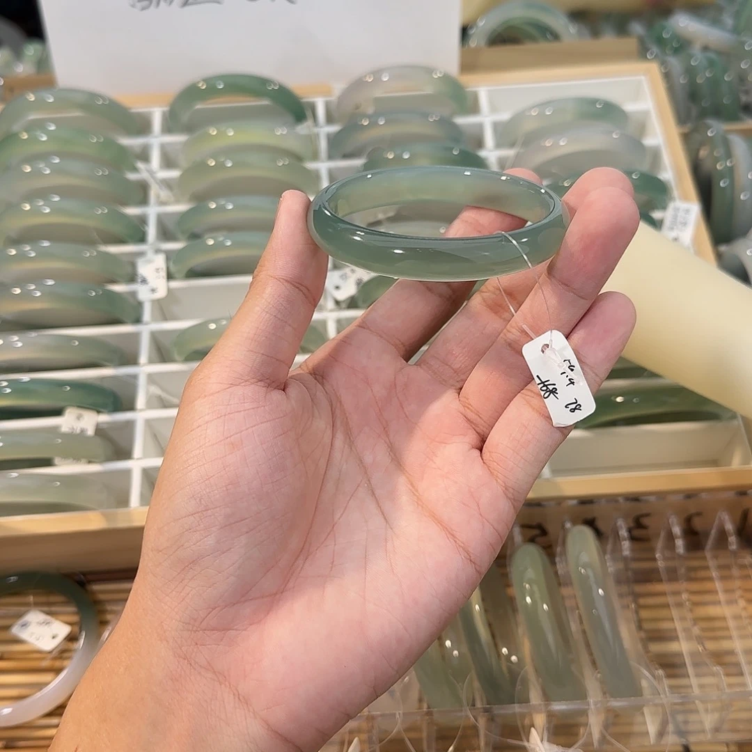 玛瑙/玉髓未镶嵌手镯圈口59.4