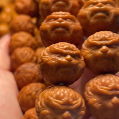 猴头核桃手串M****舞台