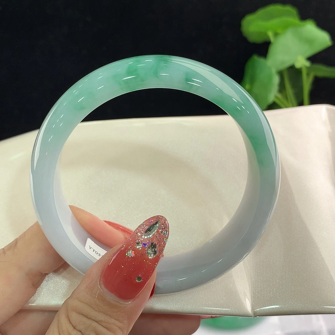 翡翠手镯未镶嵌正58.6