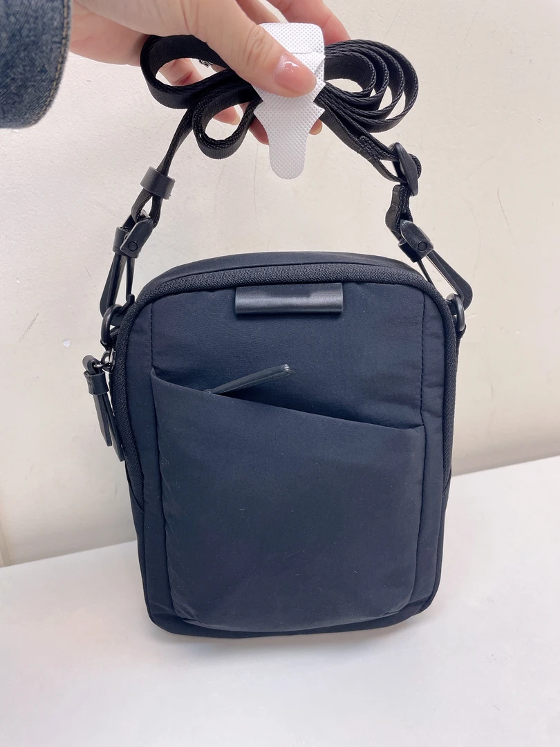 57271 韩版鸳鸯，黑色织物单肩斜挎包，男女同款，尺寸：21×17×7cm