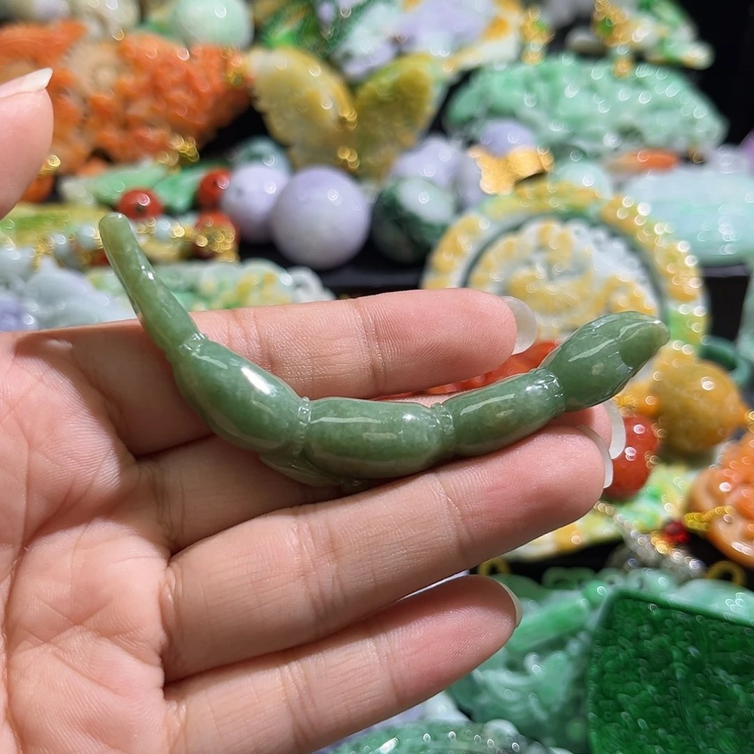 翡翠未镶嵌颈饰待编织