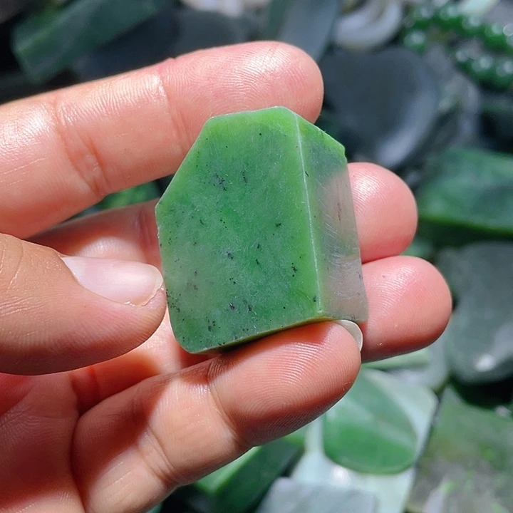 和田玉未镶嵌珠宝奇石